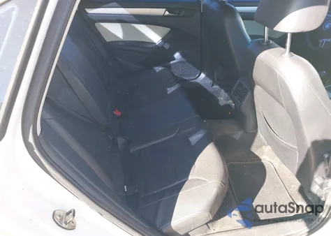 2013 Volkswagen Passat 2.5L Se z USA, uszkodzony, nr VIN 1VWBH7A37DC085262